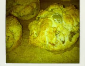 Muffins aux olives vertes et mousse de chorizo