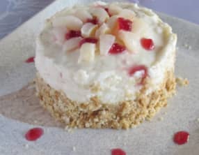 Cheesecake sans cuisson aux litchis, framboises et eau de rose