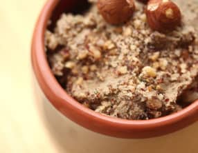 Mousse de foie de volaille concassées de noisettes