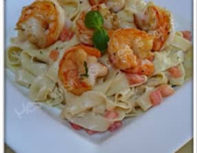 Tagliatelles fraîches aux scampis sautés et à la crème de basilic