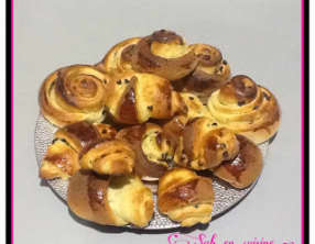 Escargots à la crème pâtissière et pépites de chocolat