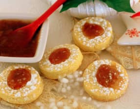 Biscuits sablés à la confiture fraise rhubarbe