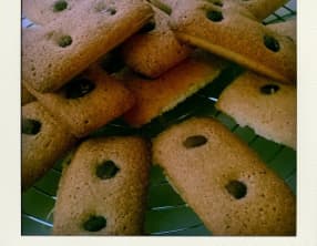 Financiers à la noisette et à la cardamome