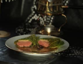 Chartreuse de pigeon au foie gras, jus truffé