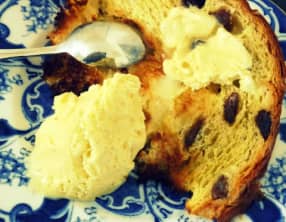 Panettone grillé et Glace à la Vanille un peu magique
