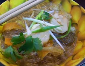 Soupe japonaise aux Saints Jacques pochées et aux crosnes