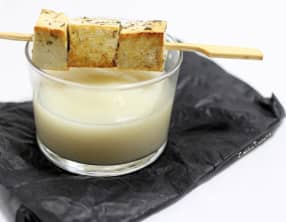 Purée de choux fleur au poivre vert et brochettes de tofu mariné au citron et aneth
