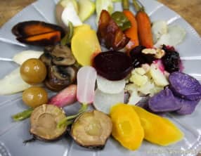 Composition de légumes d'automne glacés, verveine et thym