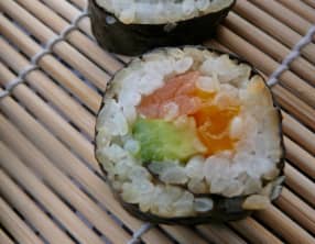 Makis mangue-saumon-avocat