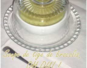 Soupe de tige de brocolis