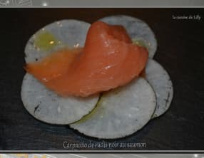 Carpaccio de radis noir au saumon