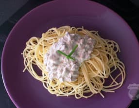 Spaghettis et sauce onctueuse au thon