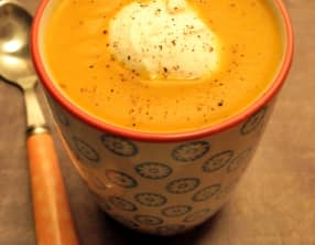 Velouté de patate douce, butternut et carotte, saveur coco