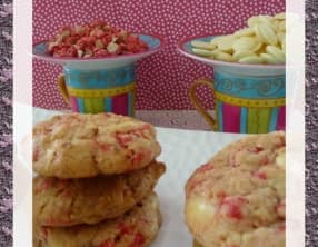 Cookies au chocolat blanc et pralines roses