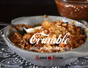 Crumble de pomme au pain d'épice et caramel beurre salé