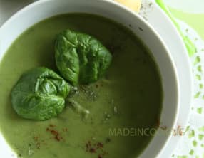 Velouté de pommes de terre, épinard et lait fermenté