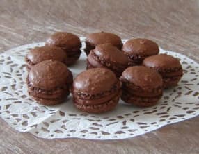 Le macaron au chocolat et fève de tonka