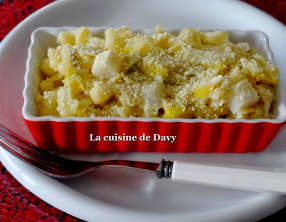 Gratin de pâtes aux pétoncles sur fondue de poireaux