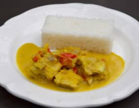 Mijoté de poisson au curry et lait de coco