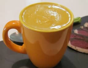 Velouté de butternut à la fève tonka