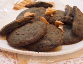 Cookies à la crème de sésame noire et chocolat blond