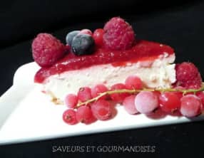 Bavarois au miroir de framboises et fruits rouges