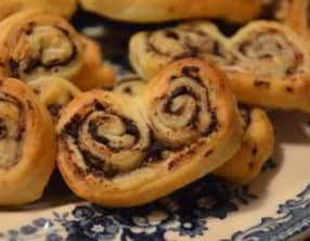 Palmiers feuilletés Kiri et tapenade