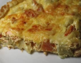 Tarte coeurs d’artichaut, saumon frais tomates