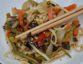 Nouilles japonaises sautées aux petits légumes