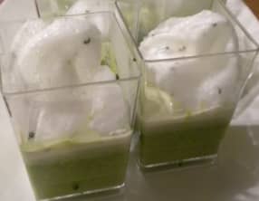 Velouté de petit pois et oeuf à la neige au cerfeuil