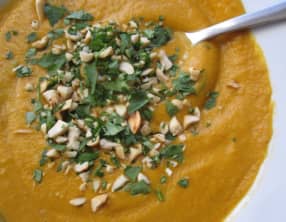 Velouté de patates douces et cacahuètes