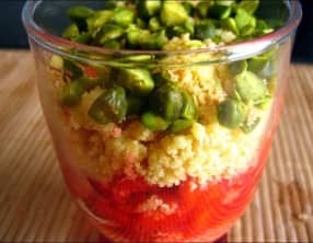 Tartare craquant de fraises et pistaches aux sablés bretons