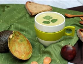 Velouté d’avocat à la coriandre