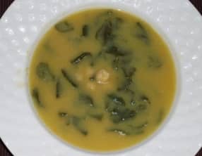 Soupe de pois chiches et les épinards