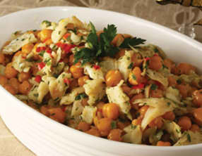 Salade de morue, pois chiches et pommes de terre