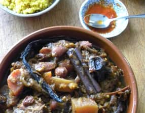 Tajine d'agneau aux fruits secs et aux légumes