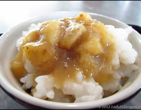 Riz au lait de coco et bananes