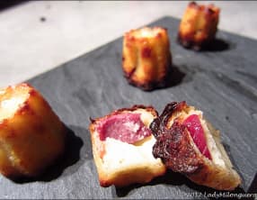 Mini-cannelés au magret de canard fumé et roquefort