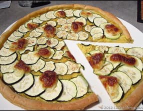 Tarte fine courgette, mozzarella et crème au curry