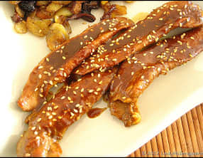 Aiguillettes de canard marinées au soja, curry et caramélisées au miel