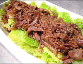 Salade de canard confit au chou vert