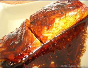 Pavés de saumon laqués au miel et soja