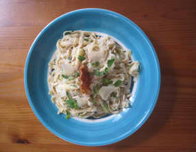 Tagliatelle maison au citron, sauce aux asperges blanches