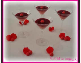 Panna cotta fraise Tagada coulis de fruits rouges