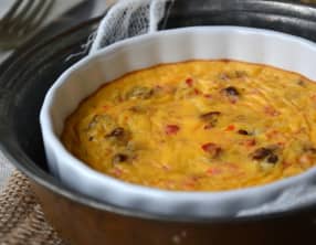 Quiches sans pâte aux poivrons marinés et tomates séchées