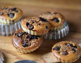 Petits clafoutis aux mûres et au pralin