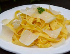 Tagliatelles aux parmesan et huile de truffes
