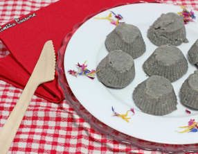 Petits crottins de sésame noirs