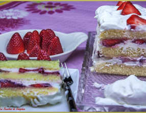 Gâteau aux fraises et à la mousse de fromage blanc