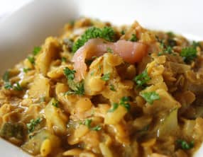 Curry de lentilles corail au saumon fumé et crème de coco